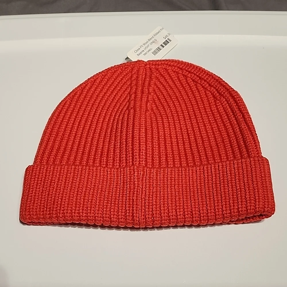 Lululemon Red Knit Beanie NWT